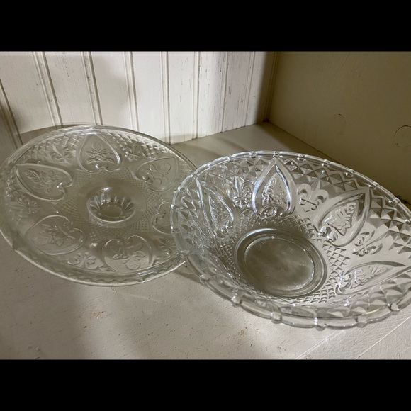 Vintage KIG Malaysia heart and fleur de lis bowl, dinner party, Valentine - Picture 3 of 3